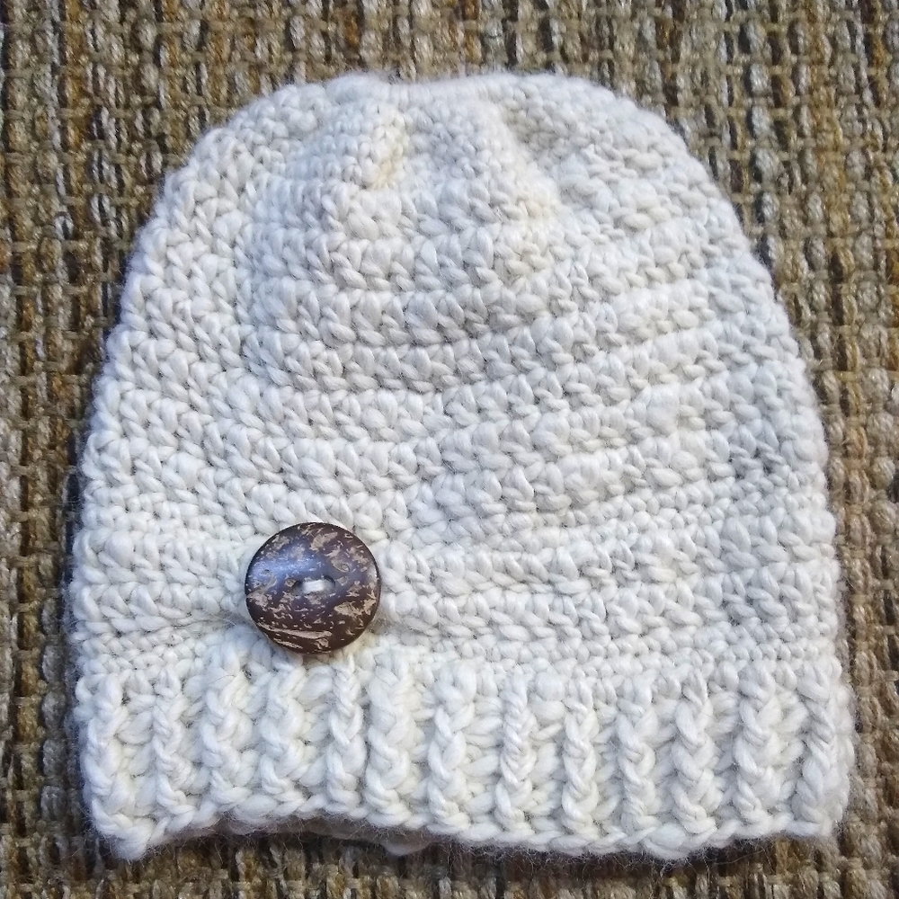 Messy bun/ponytail hat